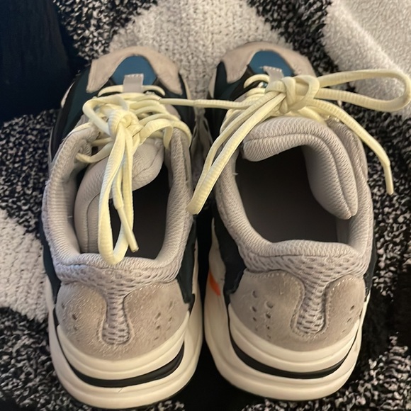 Adidas Yeezy Boost 700 Wave Runner - Picture 9 of 9
